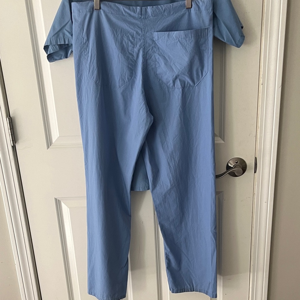 NWT Set of Scrubs light Blue top and bottom sz XS Fashion Seal Healthcare - Picture 9 of 13